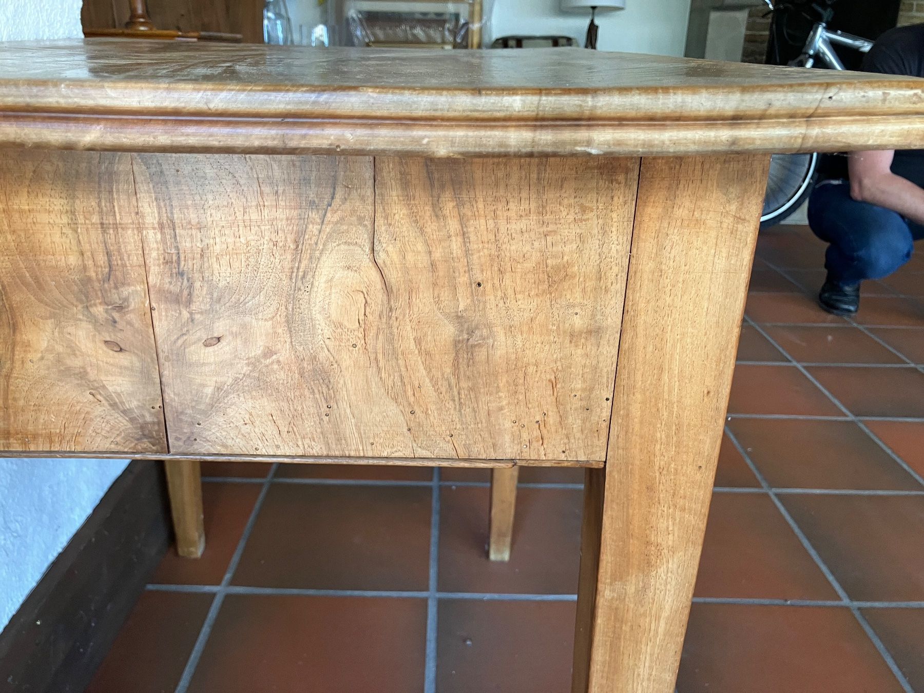 Tavoli: Biedermeier Tisch Nussbaum – Usato da Rüdlingen venduto da Chriszly 3