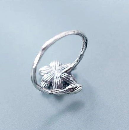 Anelli: Schwarzer Blumen Ring aus Silber – Nuovo e nell'imballaggio originale da Wil SG venduto da Veratier 7
