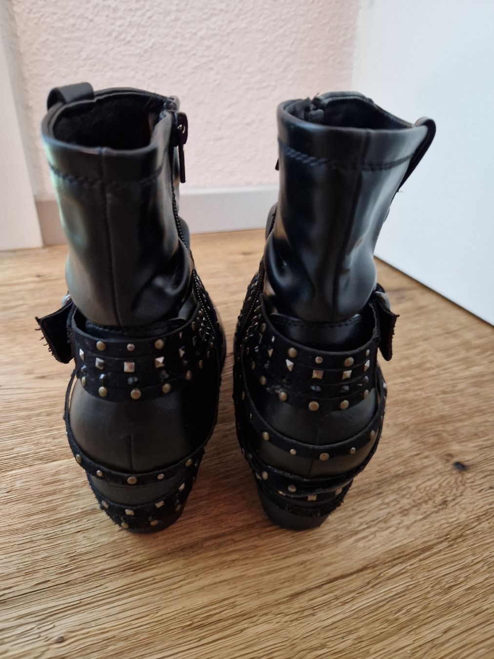Scarpe da donna: Stiefeletten Gr. 38 – Usato da Berikon venduto da lotti11 2