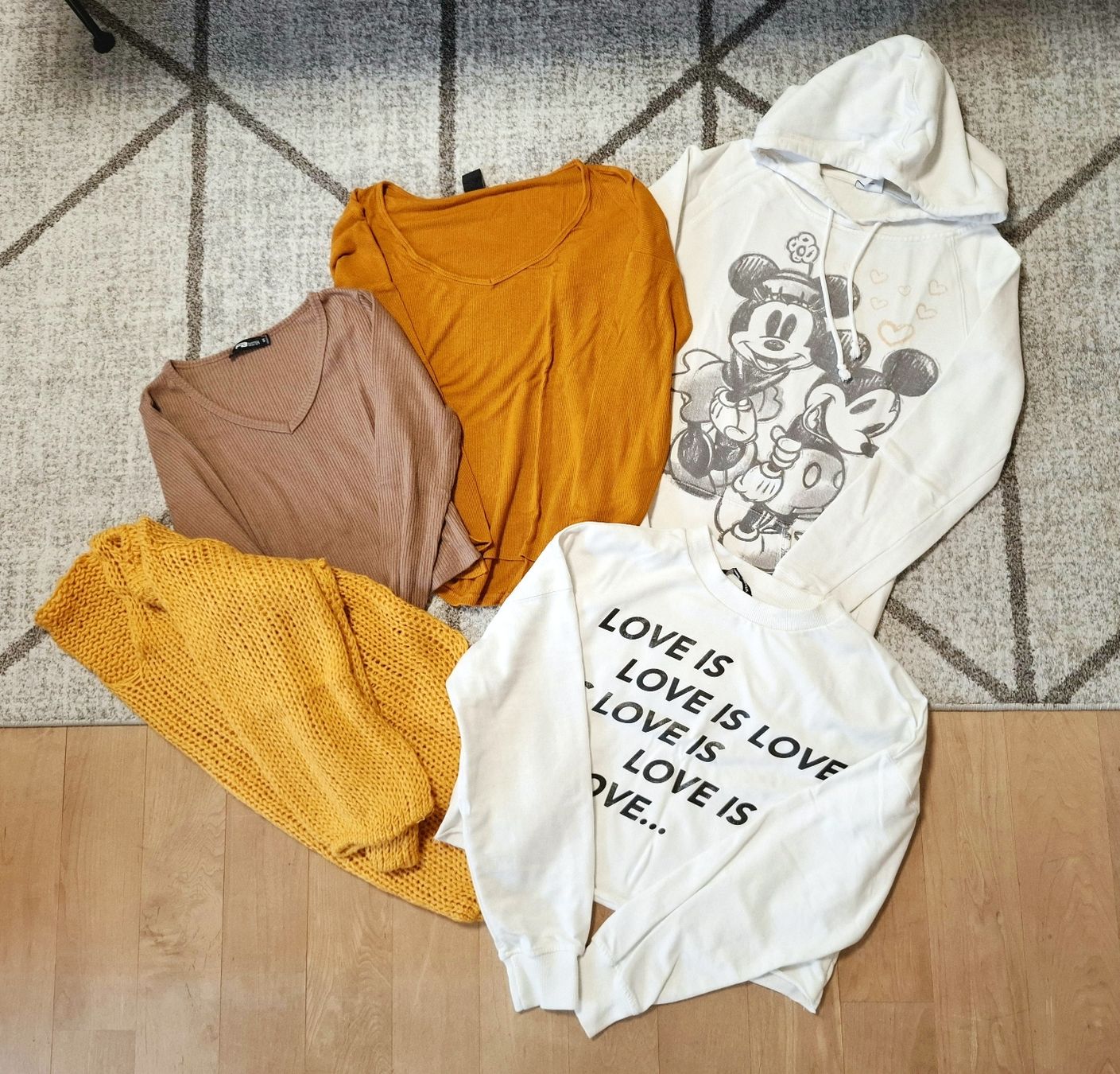 Maglioni & Felpe: Oberteile/Pullover Paket Gr. S – Usato da Wangs venduto da Soda_95