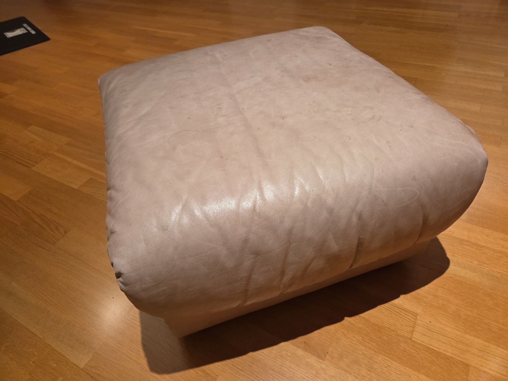 Hocker: Leder Hocker beige 60x60cm – Gebraucht aus Klingnau von Groofty69 2