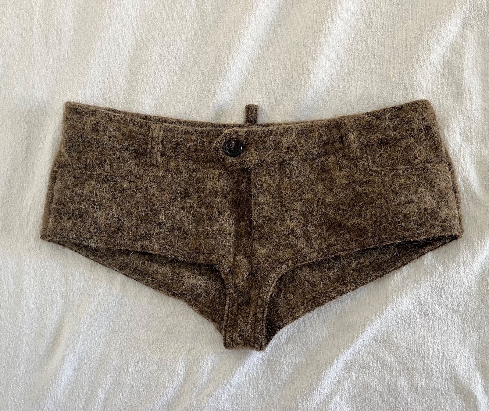 Dsquared2 Pantaloni: Dsquared2 mini short, feutre brun – Usato da Genève venduto da dachaw 1