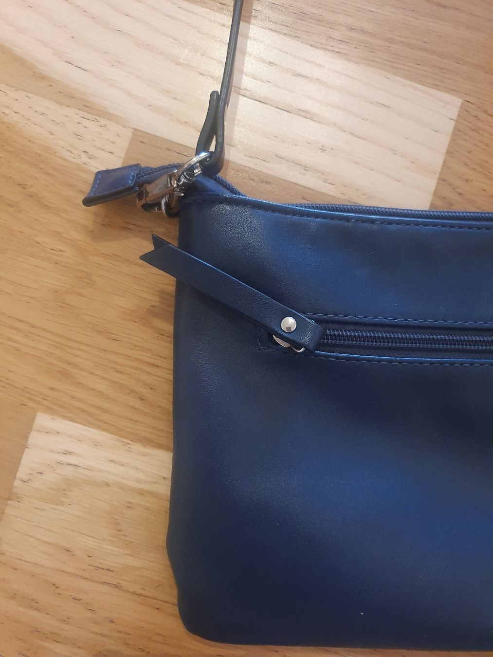 Borse: Schicke blaue Umhängetasche – Usato da Moosseedorf venduto da Sonnenschein.. 7