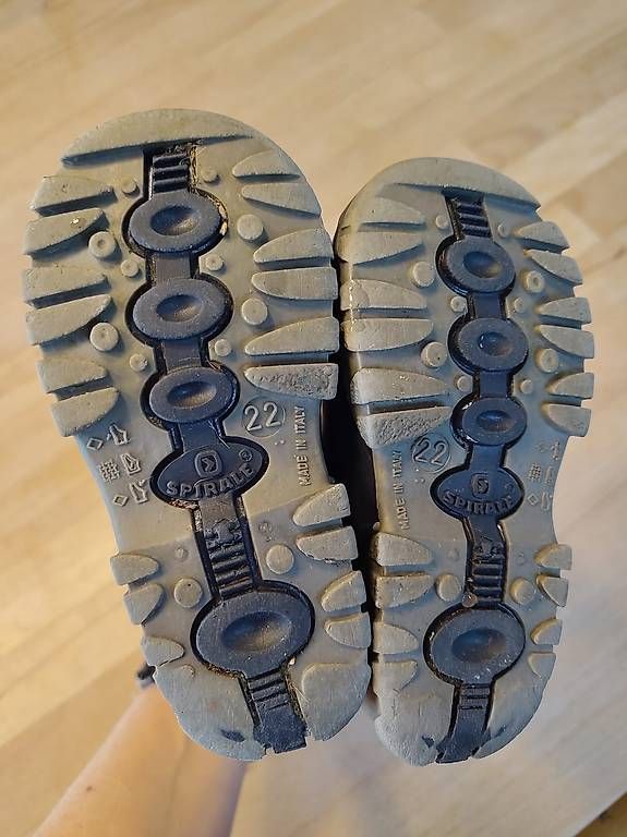 Scarpe per ragazzi: Gummistiefel Gr. 22 – Usato da Jeuss venduto da Sunnyhawaii 2