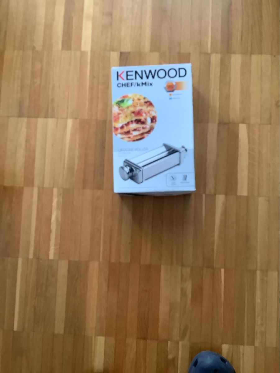 Elettrodomestici da cucina: Lasagne Roller Attachment KAX980ME Neu – Nuovo e nell'imballaggio originale da Zürich venduto da Tucuma