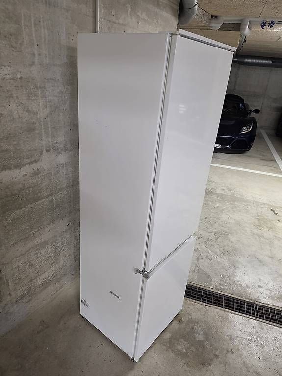 Kühlschrank: AEG Einbau-Kühl-/Gefrierkombination - 272 Liter – Gebraucht aus Elgg von Leon0202 1