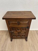 Vintage Nachttisch Massivholz im spanischen Hacienda Stil