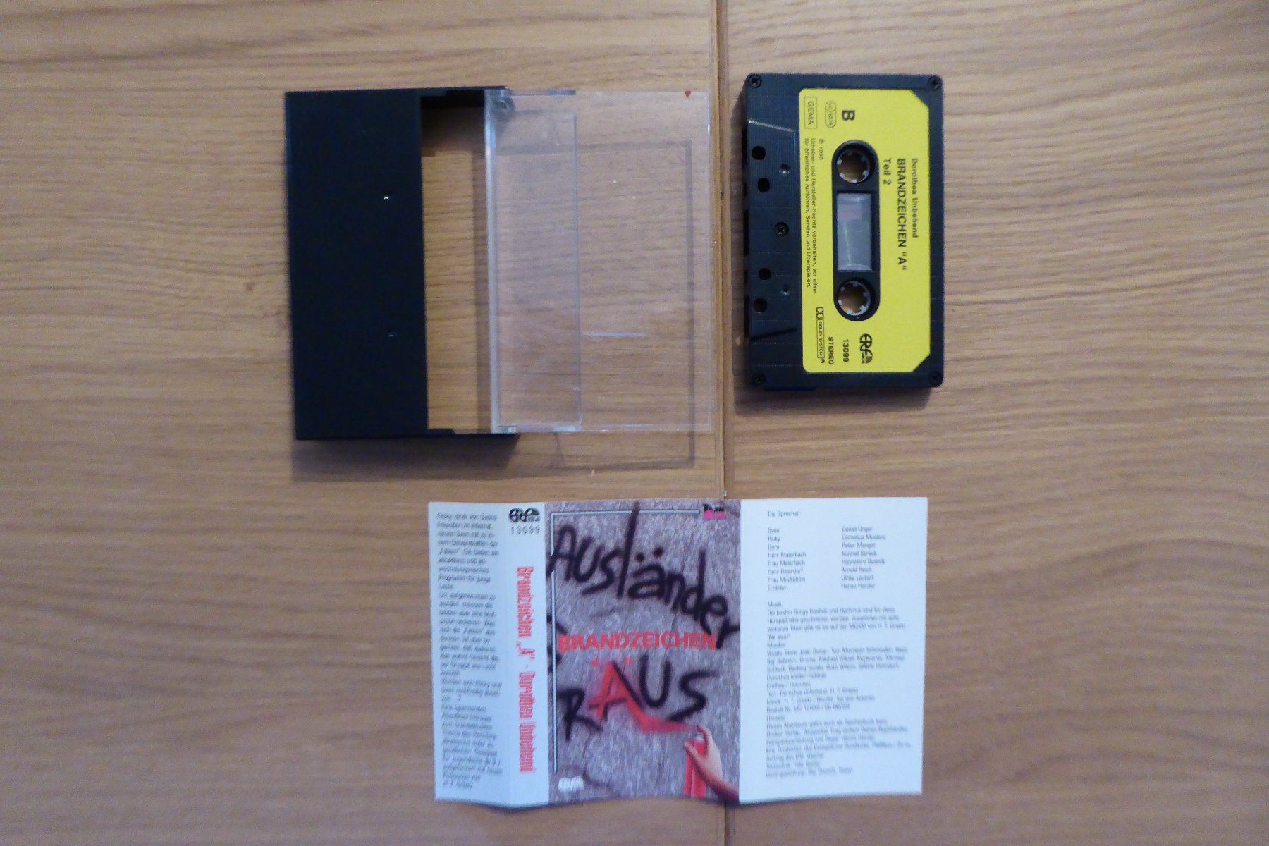 Musicassette: Kassette Brandzeichen A Ausländer raus – Usato da Allschwil venduto da Summelsarium