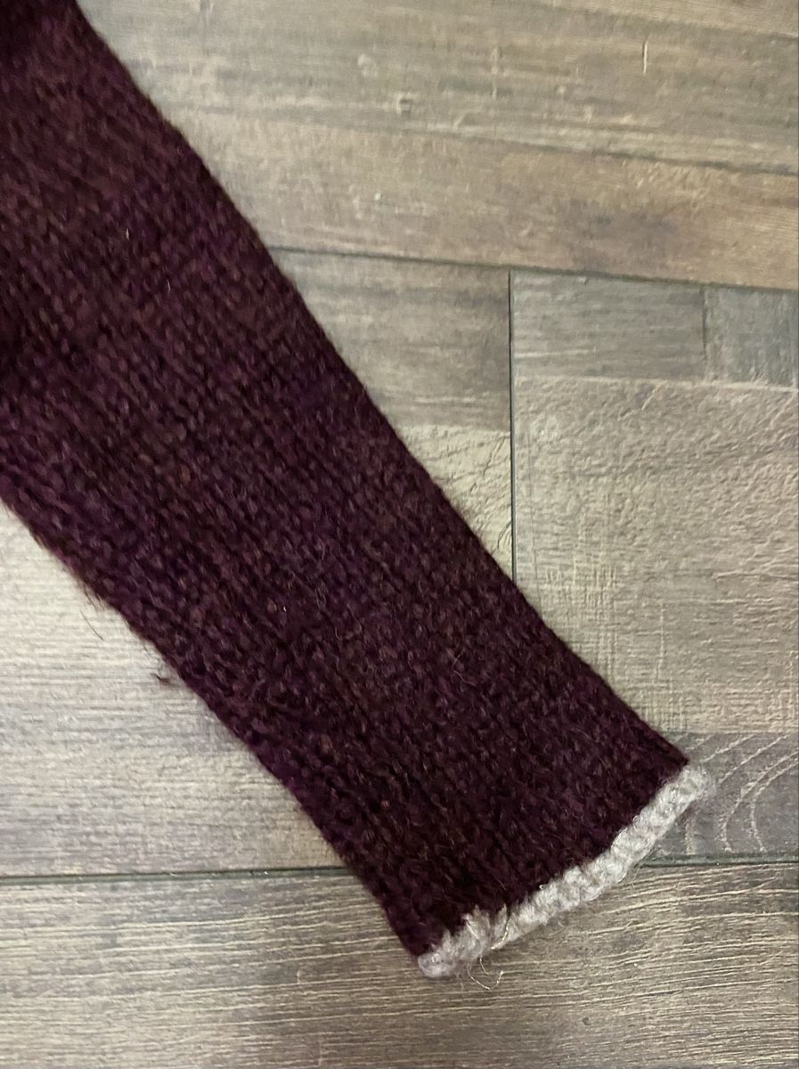 Grace Maglioni & Felpe: Grace Kuschelpullover Pflaume S  – Usato da Büron venduto da Coerner 2