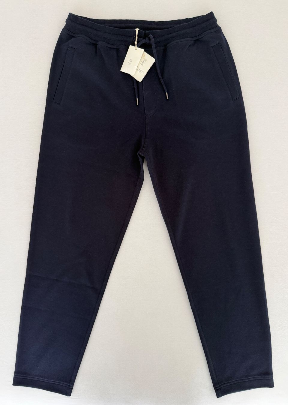 Brunello Cucinelli Hosen: Brunello Cucinelli Sweatpants in Cobalt Blue – Neu und originalverpackt aus Pfäffikon SZ von Redwulf34