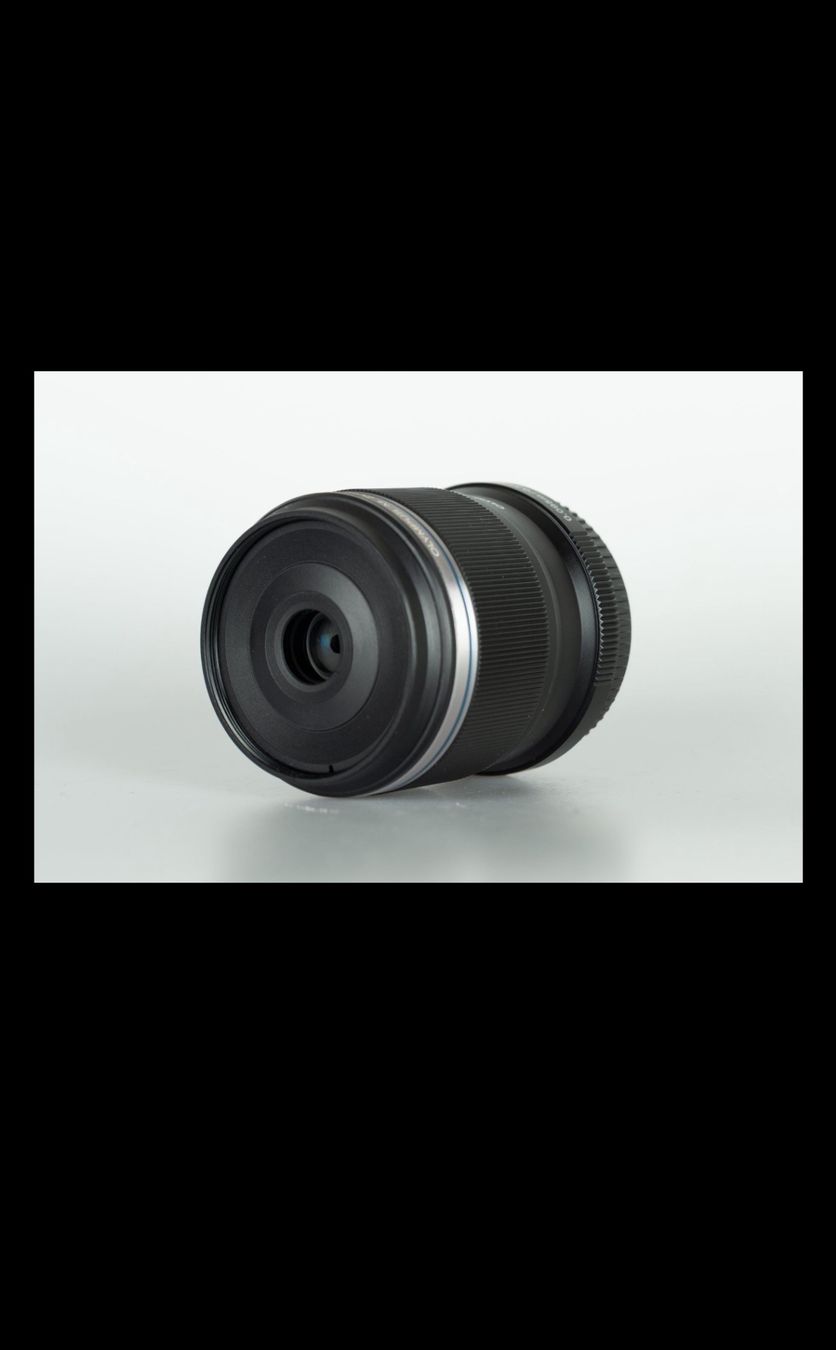 Olympus Objektive: Olympus M.Zuiko 30mm 3.5 Macro – Gebraucht aus Yverdon-les-Bains von Fuegolex