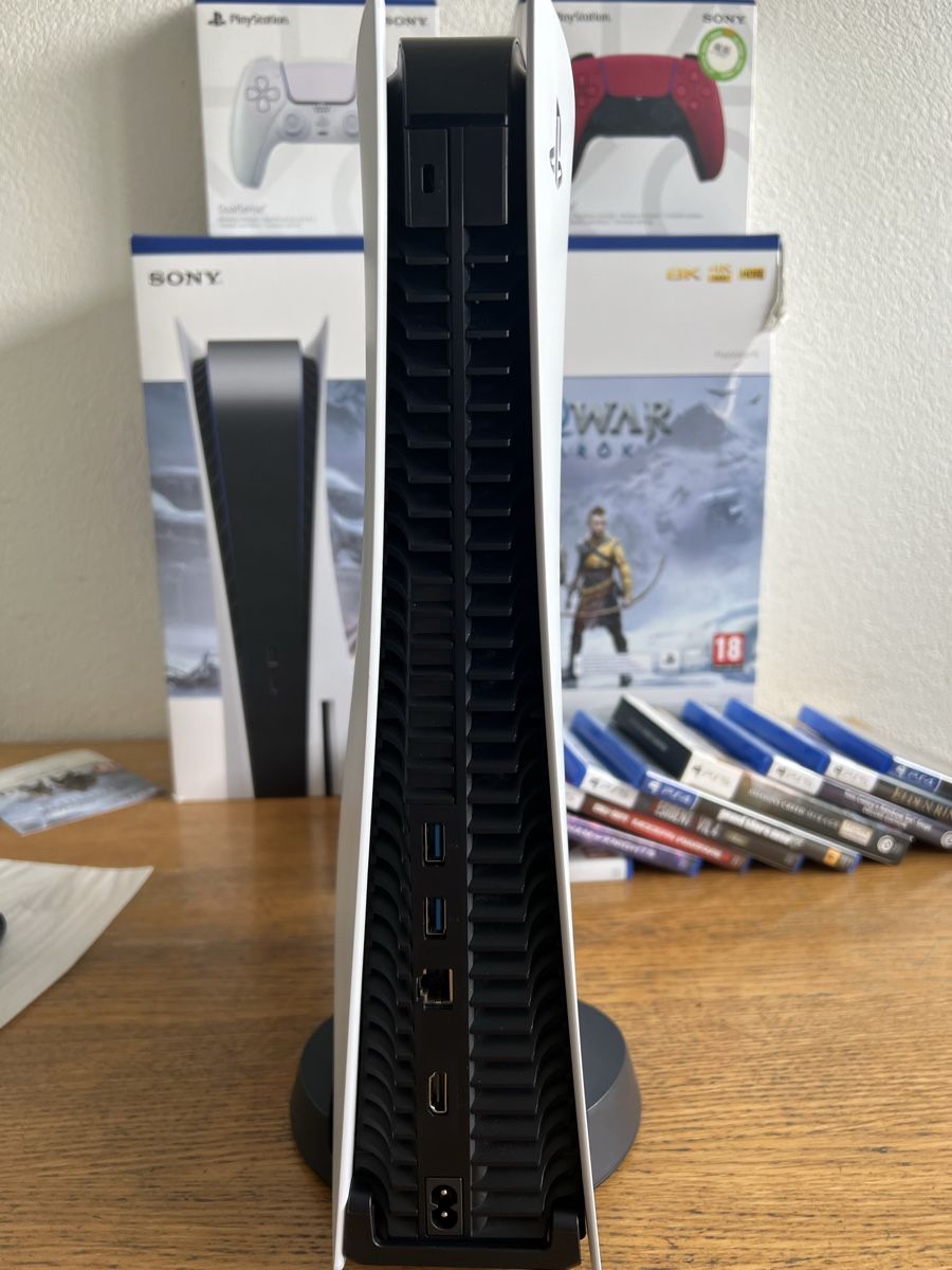 Sony Consoles: À vendre PS5 + 2 manettes + jeux ps4/ps5 – D'occasion à Lausanne par luciano_RIC1 3