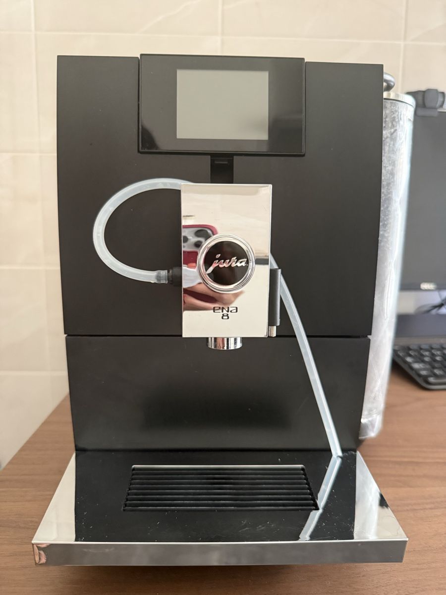 Jura Macchine per caffè & Macchine per espresso: Jura Ena8 Coffee Machine – Usato da Genève venduto da cat_8jbv