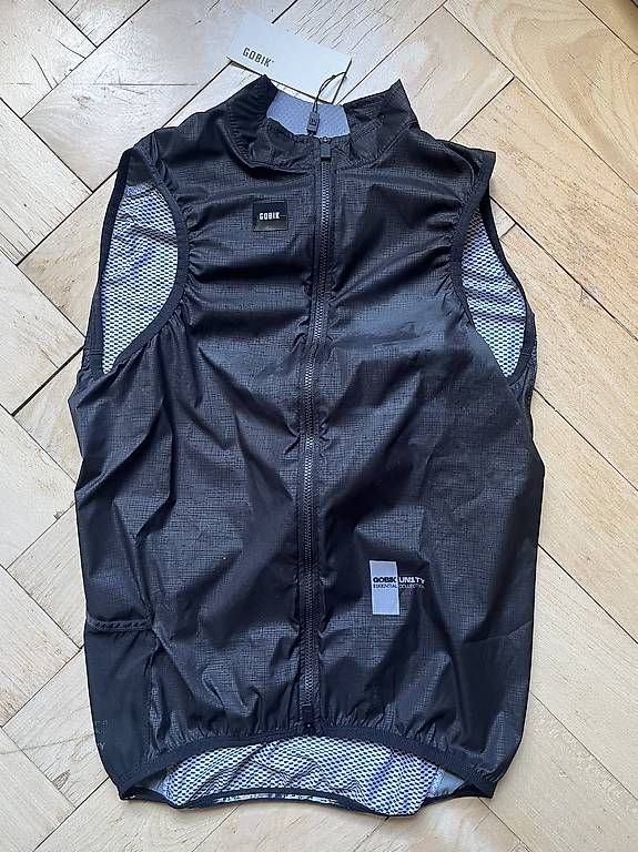 Gilet & Giacche: Gilet vélo Gobik taille S – Nuovo e nell'imballaggio originale da Neuchâtel venduto da simsim_