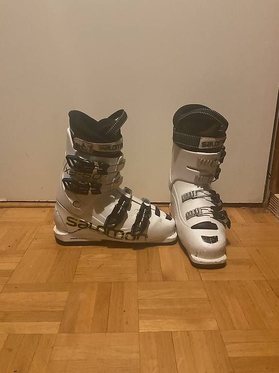 Scarpe da donna: Chaussures de ski SALOMON - Taille 38 – Usato da Genève venduto da sbo_ks28 1