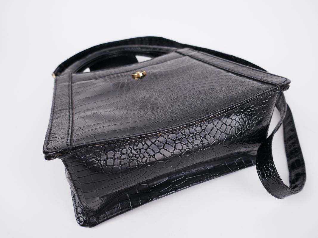 Taschen für Damen: schwarze Tasche – Gebraucht aus Urtenen-Schönbühl von Restwert_Schoenbuehl 6