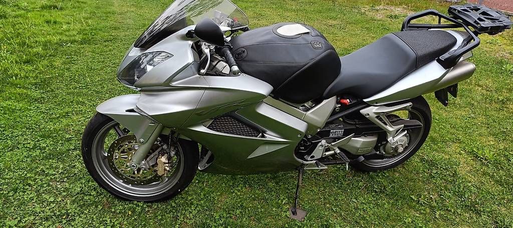 Strada: Vendo Honda VFR 800 – Usato da Lugano venduto da pug_x7zg