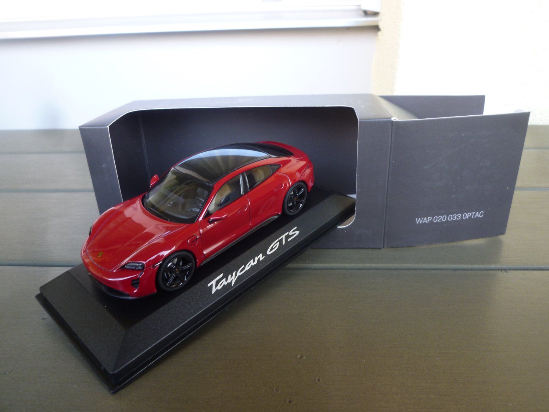 Porsche Modellini d'auto: Porsche Taycan GTS – Nuovo e nell'imballaggio originale da Flawil venduto da Imperiosud