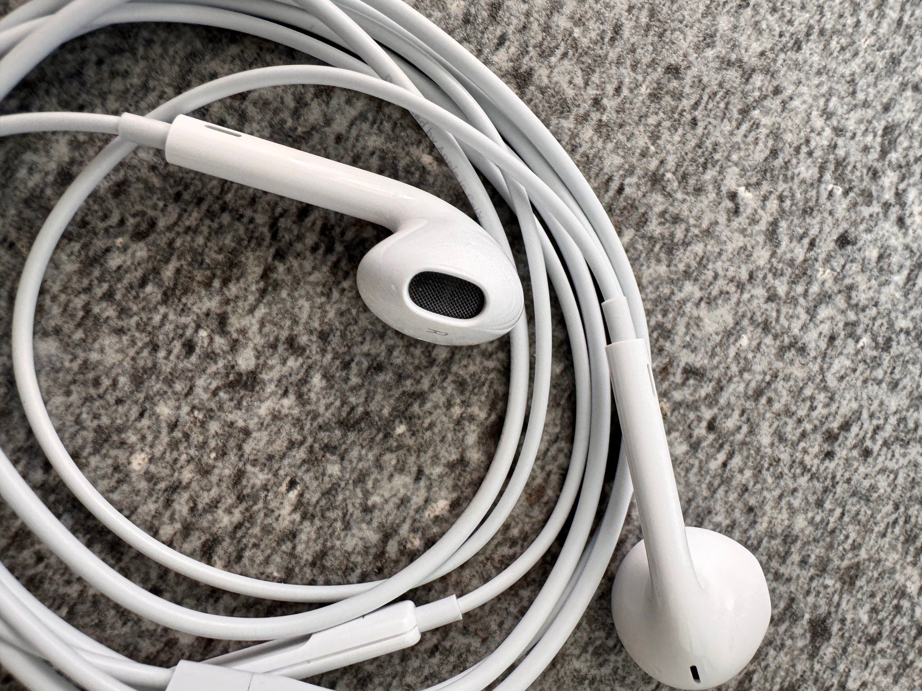 Apple Casques audio: Apple - Earpods Lightning – D'occasion à Basel par szbdsfrjs 2