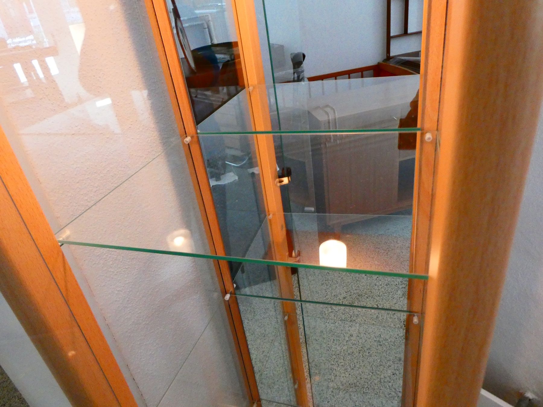 Vetrine: kleine Vitrine mit Beleuchtung – Usato da Rafz venduto da Powacaddy 3