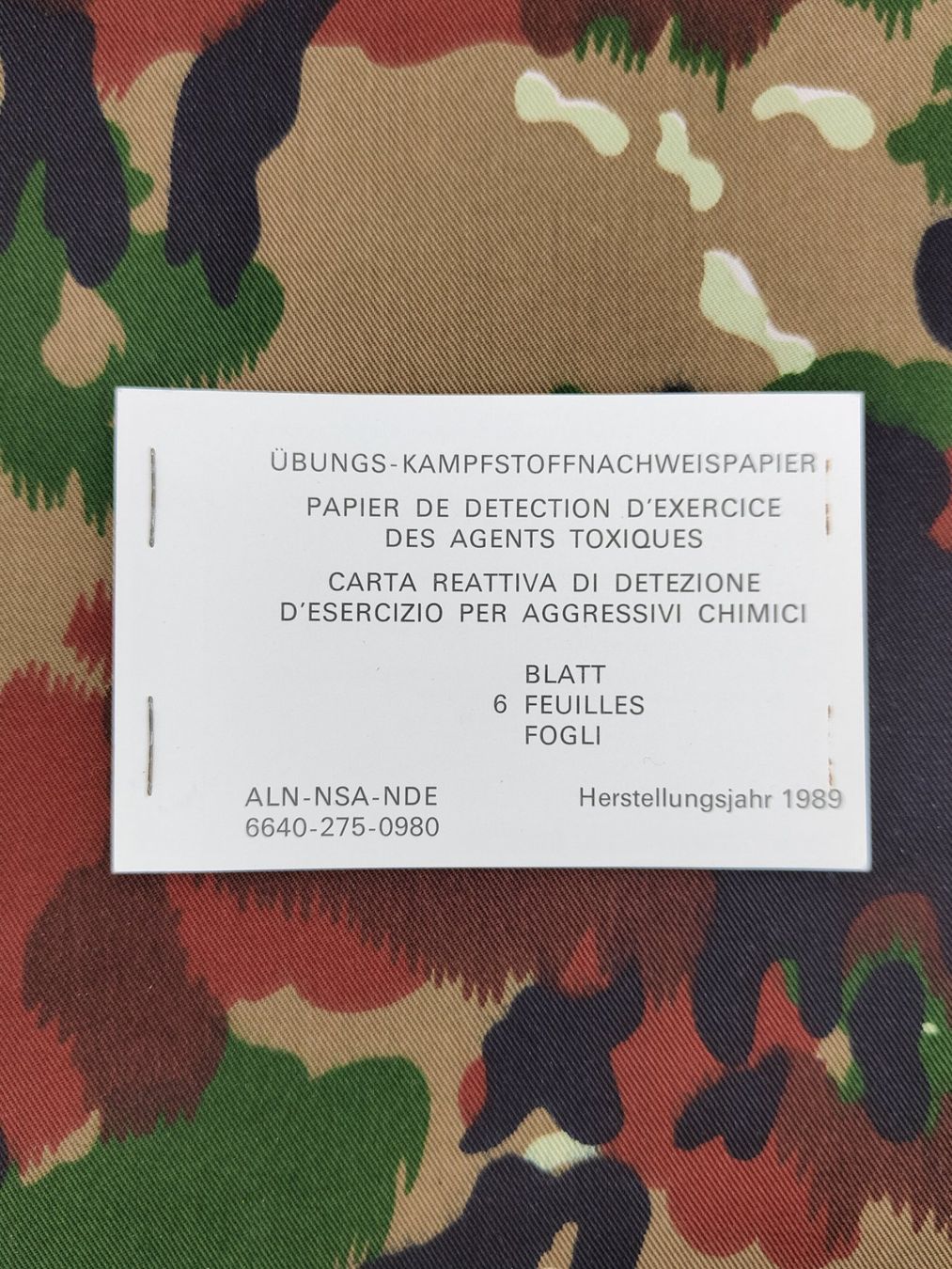 Schweizer Armee Uniformi: Übungs-Kampfstoffnachweispapier 6 Blatt, 1989 – Usato da Bauma venduto da SwissMilitaria