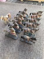 13 figurines de chevaux
