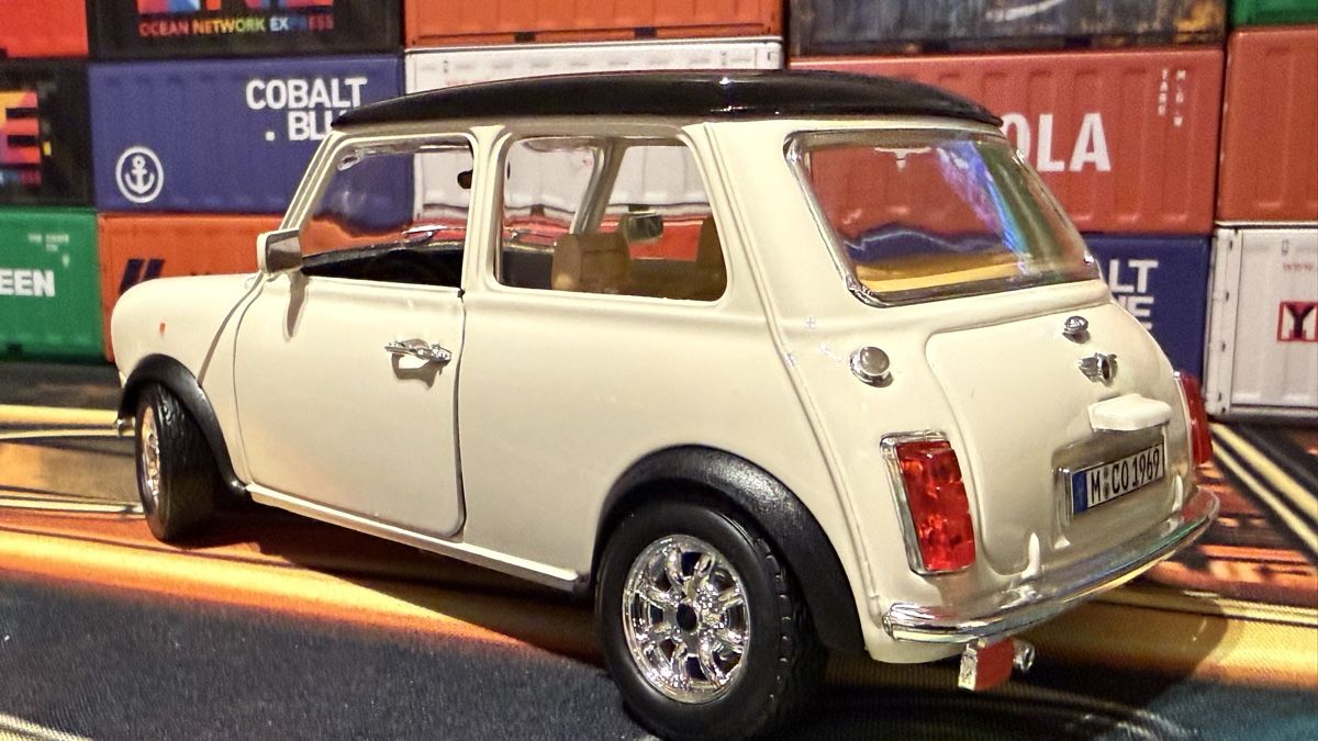 Cooper Voitures modèles: Mini Cooper 1:18 cremeweiss 1:18 – D'occasion à Basel par Zomeg 8