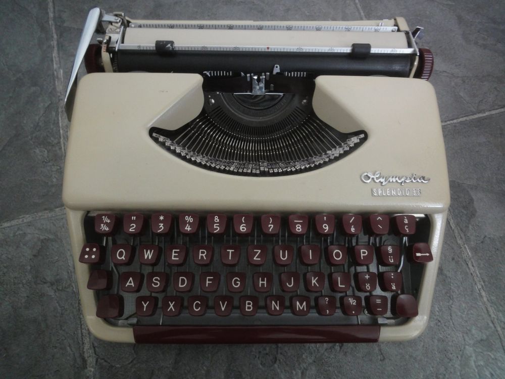 Olympia Splendid II Schreibmaschine - Elektronisch Mit Typenrad & Korrekturband