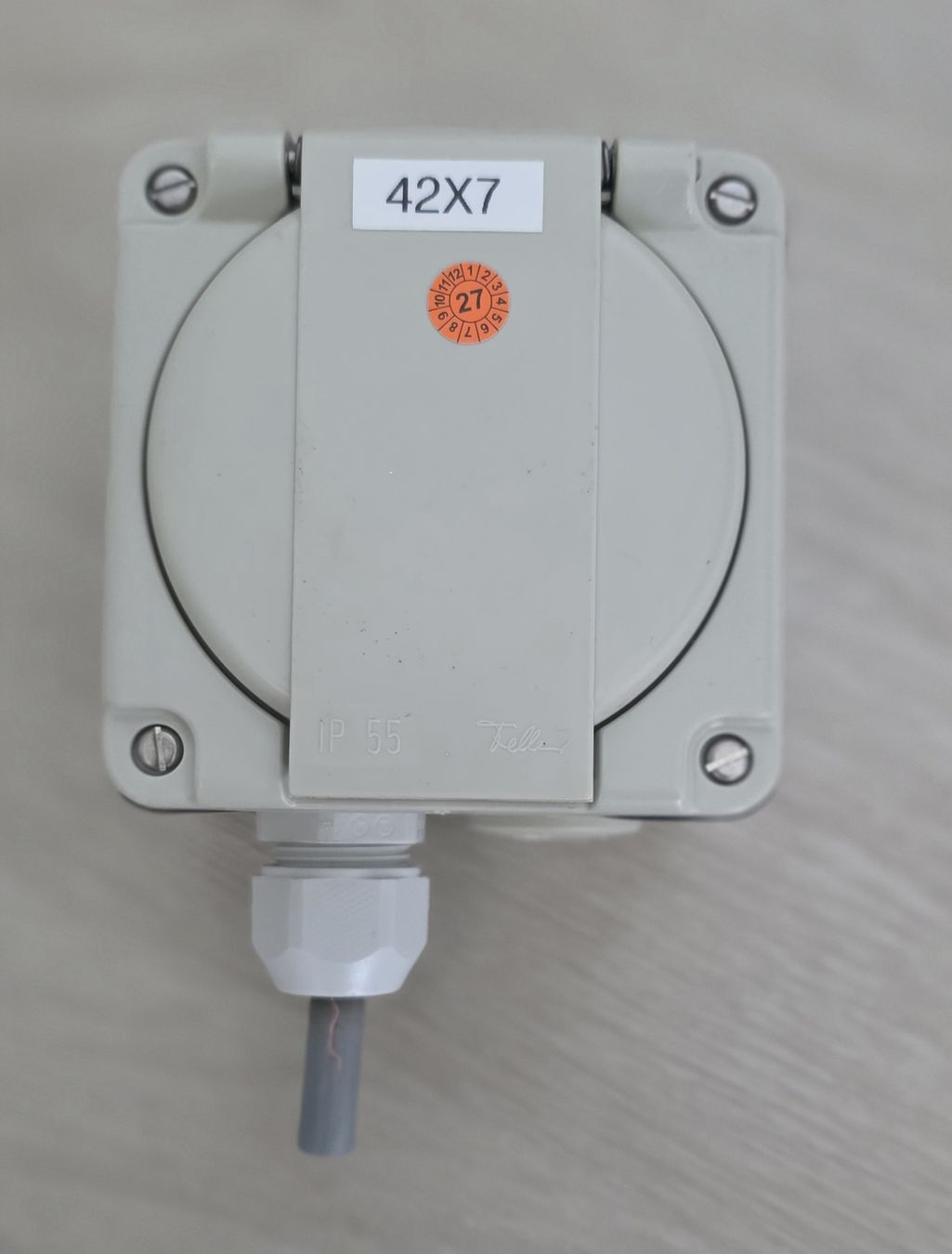 Feller Fiches d'alim.: IP 55 FELLER Steckdose – D'occasion à Niederuzwil par 262305