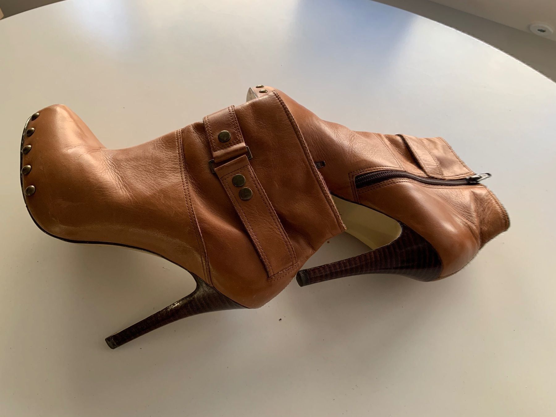 Asos Damenschuhe: Asos Stiefeletten braun Gr. 40 – Gebraucht aus Aarau von Obdulia 2
