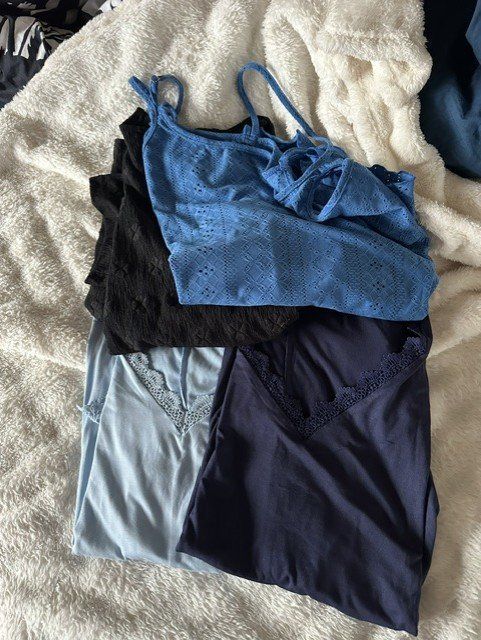 Lotti di vestiti: T-Shirt und Rock – Nuovo (secondo la descrizione) da Grossdietwil venduto da conniha
