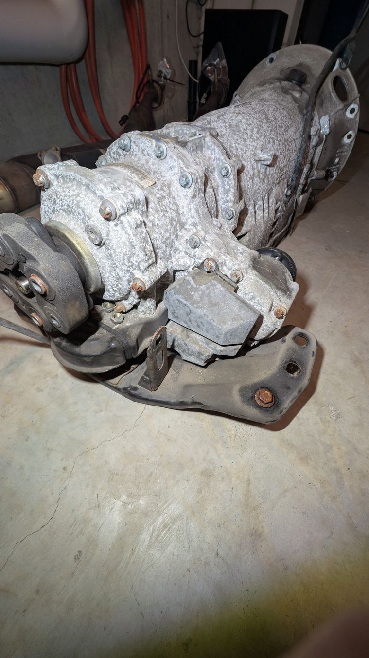 Mercedes-Benz Tutti pezzi di ricambio auto: Mercedes Benz W211 Getriebe – Usato da Pfaffnau venduto da ame_w6yx 1