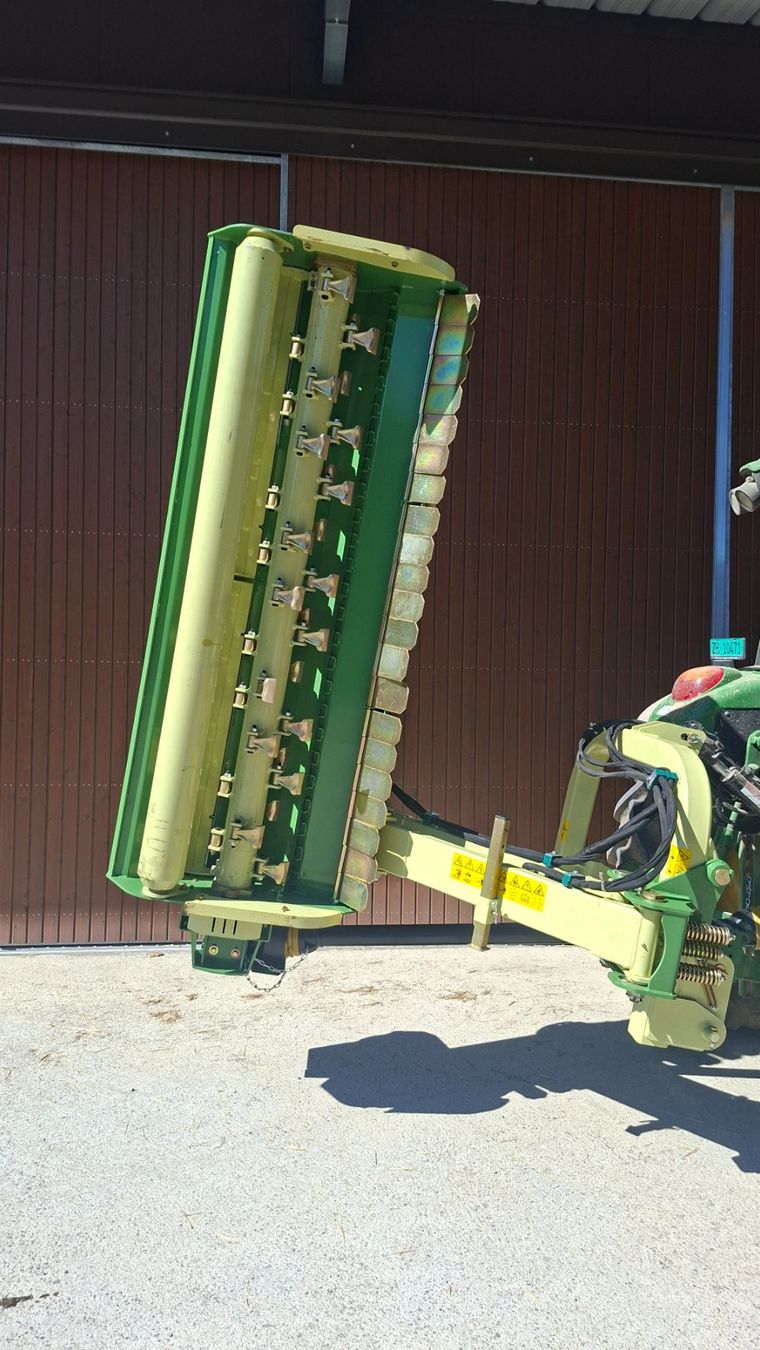 Toutes les machines: Mulcher mit Ausleger 2.2m – Neuf avec emballage d'origine à Winterberg ZH par Severin042