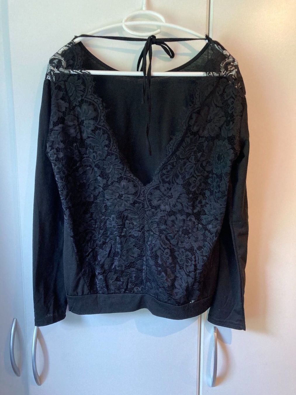 T-shirt: Schwarzes Langarmshirt Gr. M – Usato da Thun venduto da Vans_98 1
