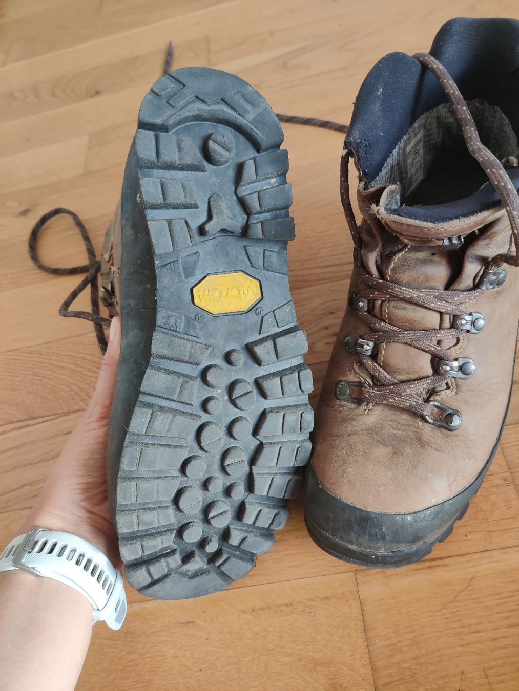 Meindl Herrenschuhe: Meindl Wanderschuhe  – Gebraucht aus Winterthur von kristinaa03 1