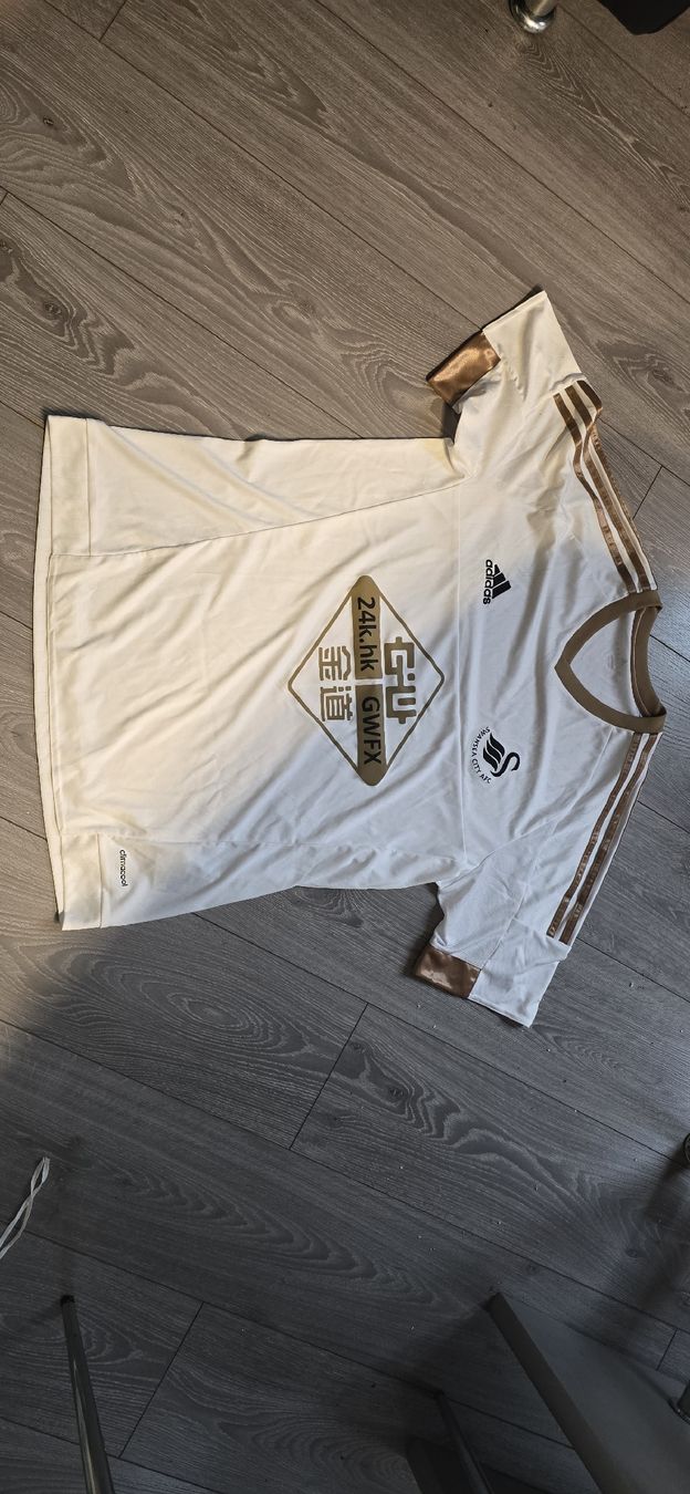 Adidas Canottiere & Pantaloni: Fussball Trikot Sweansea – Usato da Kriens venduto da Frakmuend