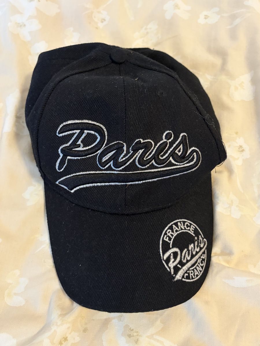 Chapeaux, bonnets & casquettes: Paris Baseball Cap – D'occasion à Chambésy par tiffwears7