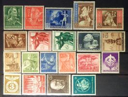DEUTSCHES REICH: Ein Lot Postfrische ** aus 1942–1945