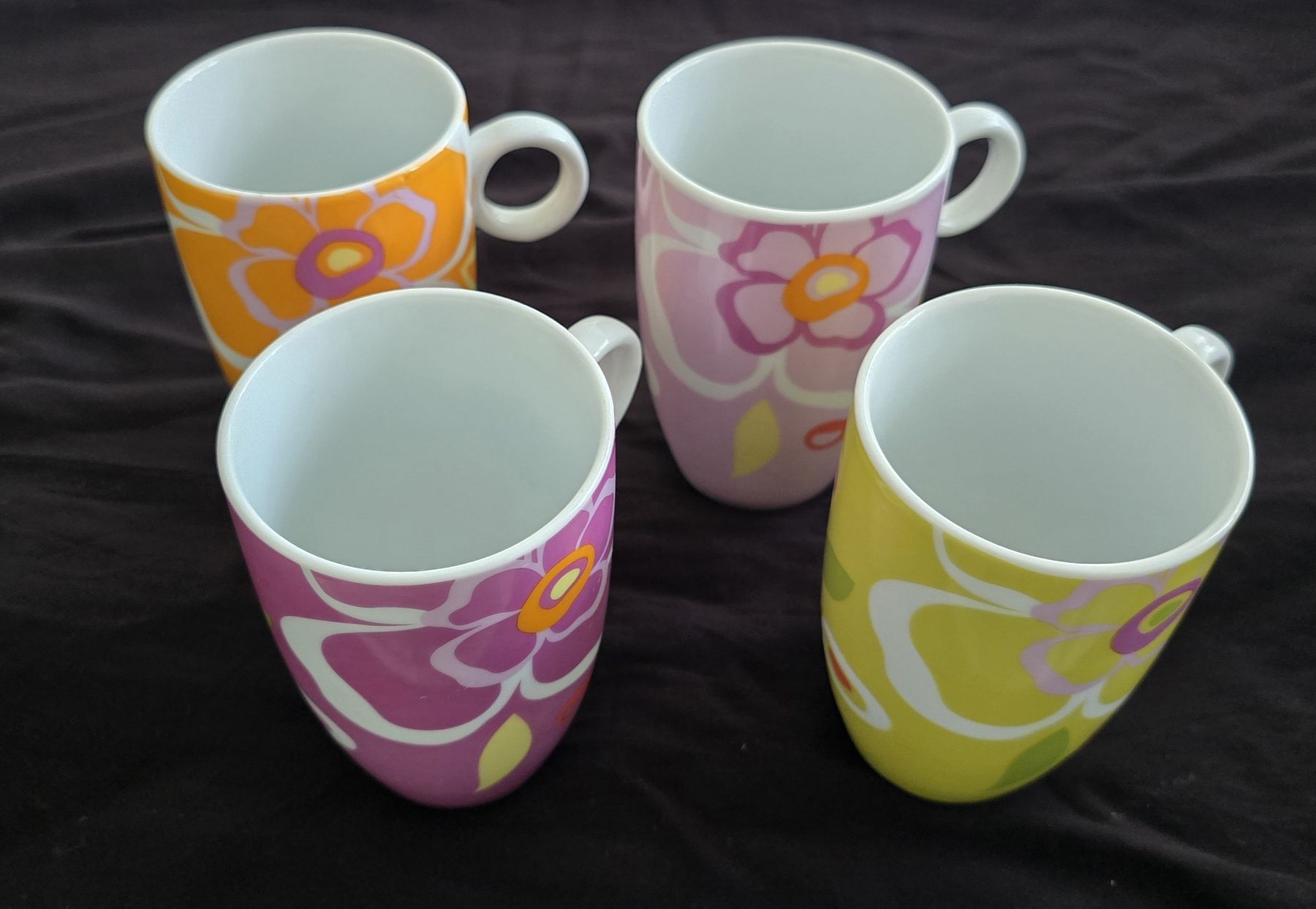 Tazze: Lot de 4 tasses à thé – Nuovo (secondo la descrizione) da Oftringen venduto da Beewips 2