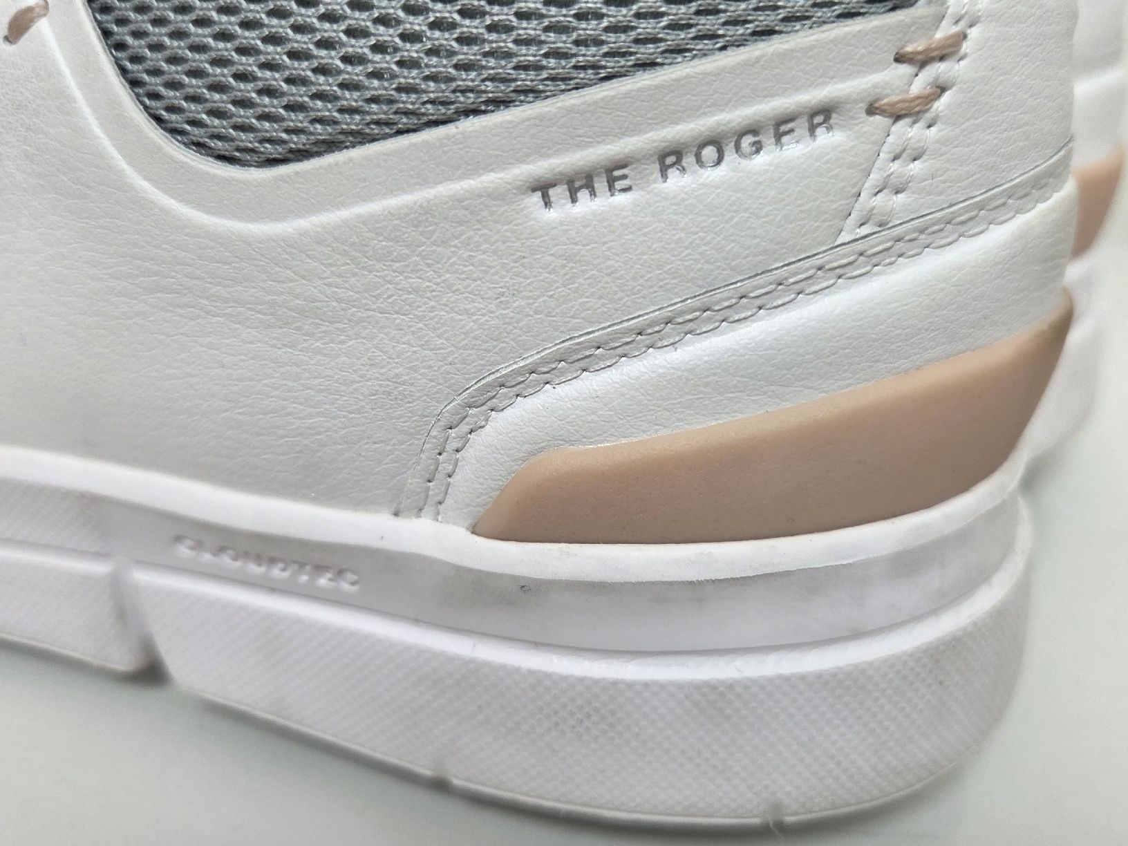 On Scarpe da donna: ON The Roger Gr.40.5 – Usato da Embrach venduto da Musti20 5