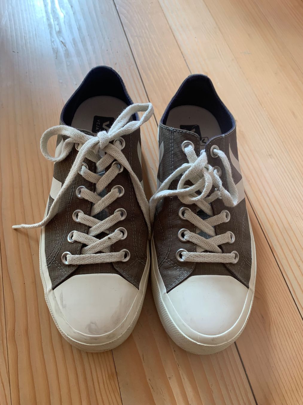Veja Scarpe da donna: Sneakers Veja Oliv, Gr.40 – Usato da Ossingen venduto da jana_cr5x