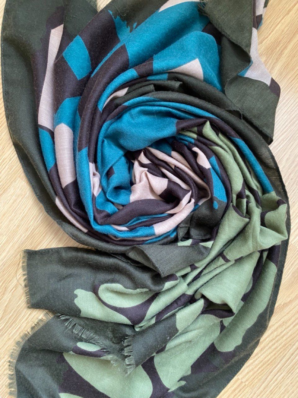 Foulard & Sciarpe: Feiner Strickschal – Usato da Zumikon venduto da Frauenecke 1