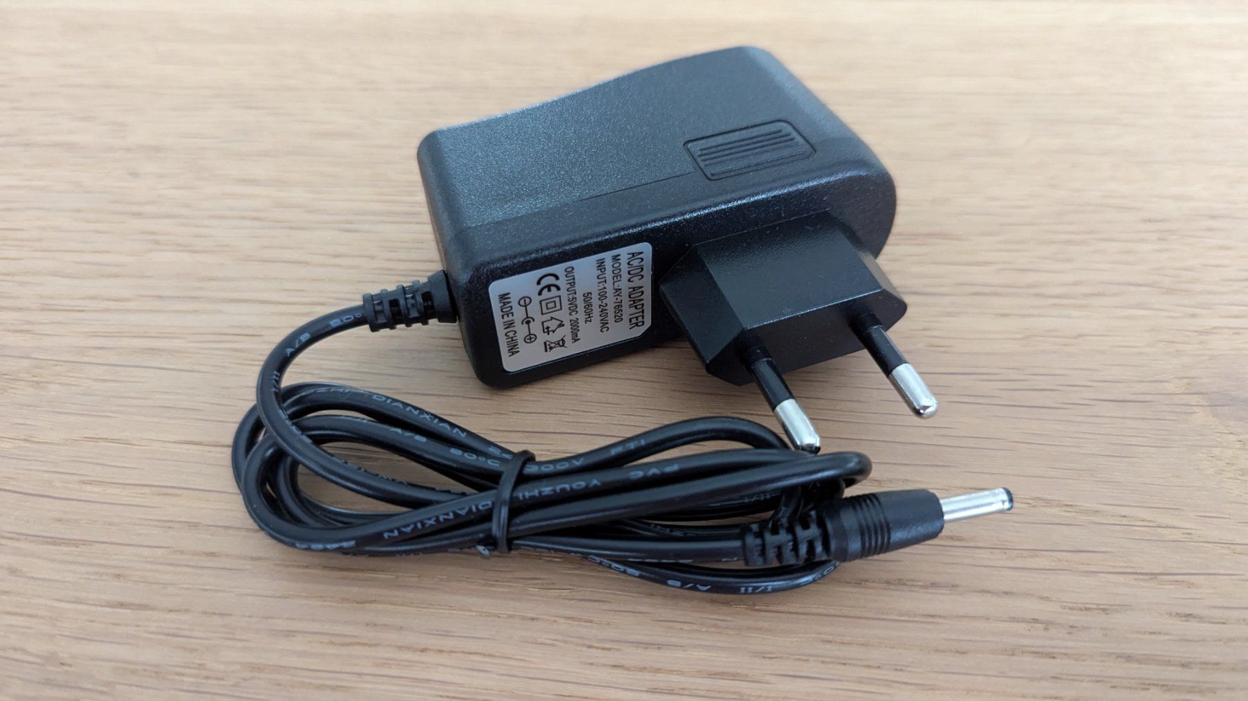 Ladegeräte: Netzteil 5V 2A 1.35 x 3.5mm – Neu (gemäss Beschreibung) aus Oftringen von RetroMister
