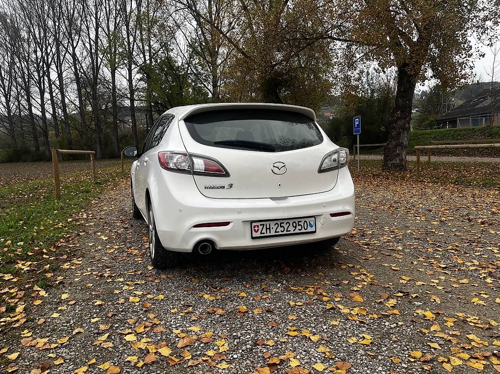 Automobili: Mazda 3 2.2 Diesel  Weiss Metallic  – Usato da Münchenstein venduto da ron_5hmp 1