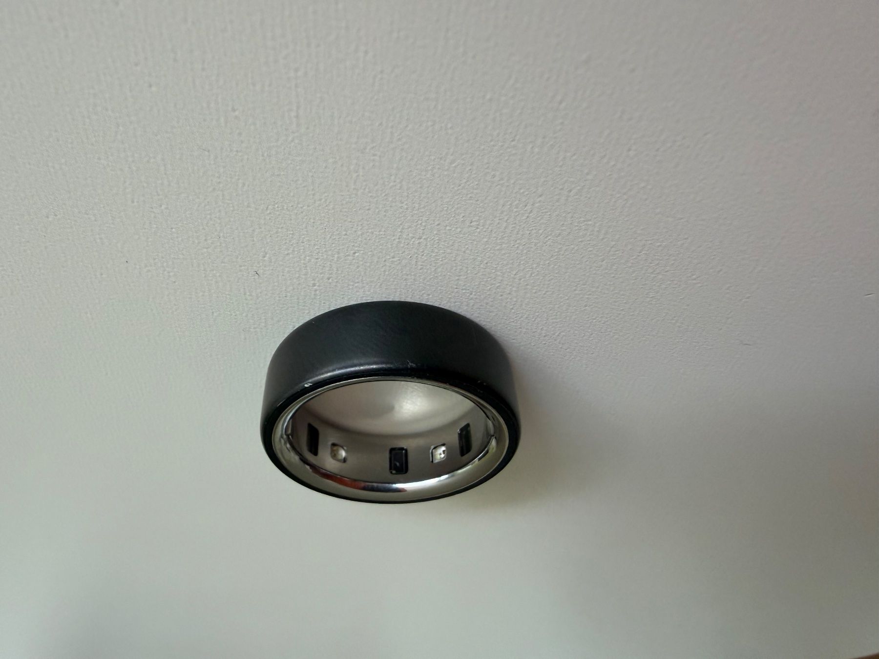 Anelli: Oura Ring 4 stealth / size 9 – Usato da Schötz venduto da Spesso 3