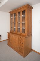 altes Buffet aus massivem Holz, sehr gut erhalten