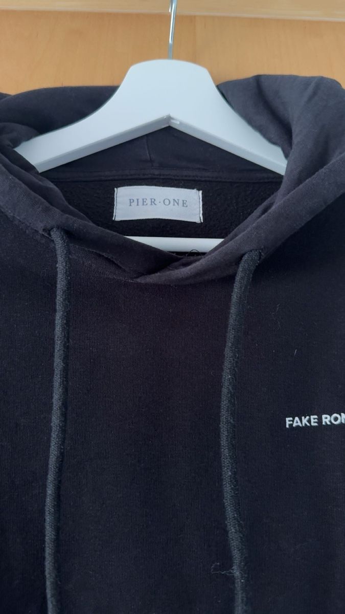 Maglioni & Felpe: Hoodie Unisex – Usato da Wilen (Sarnen) venduto da aninaschwab 2
