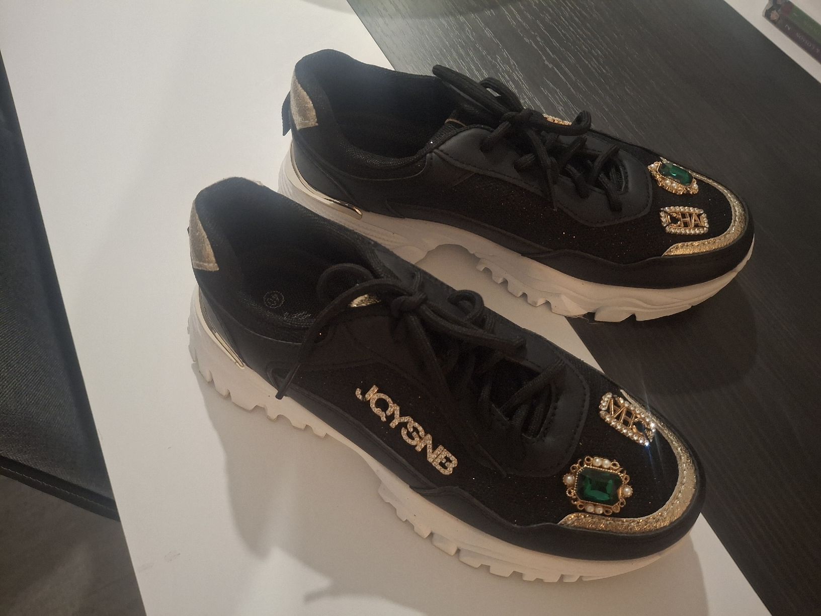 Scarpe da donna: Chaussures pour femme – Nuovo (secondo la descrizione) da Morges venduto da ProfesseurJones 1