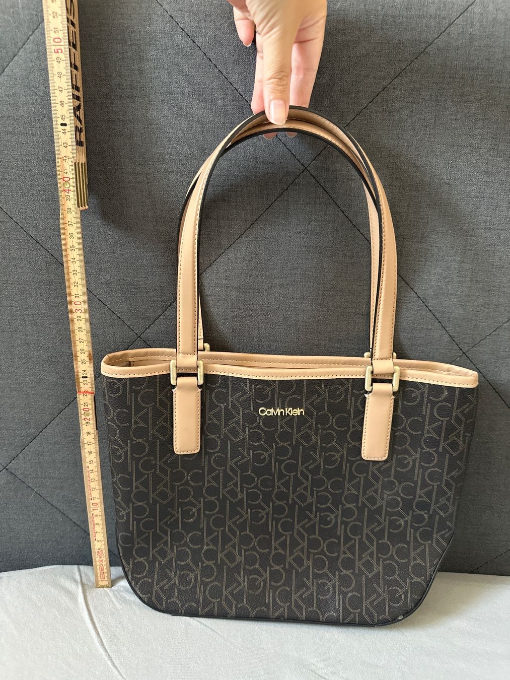 Calvin Klein Taschen für Damen: Calvin Klein Tasche – Neu (gemäss Beschreibung) aus Biel-Benken BL von doefi26 4