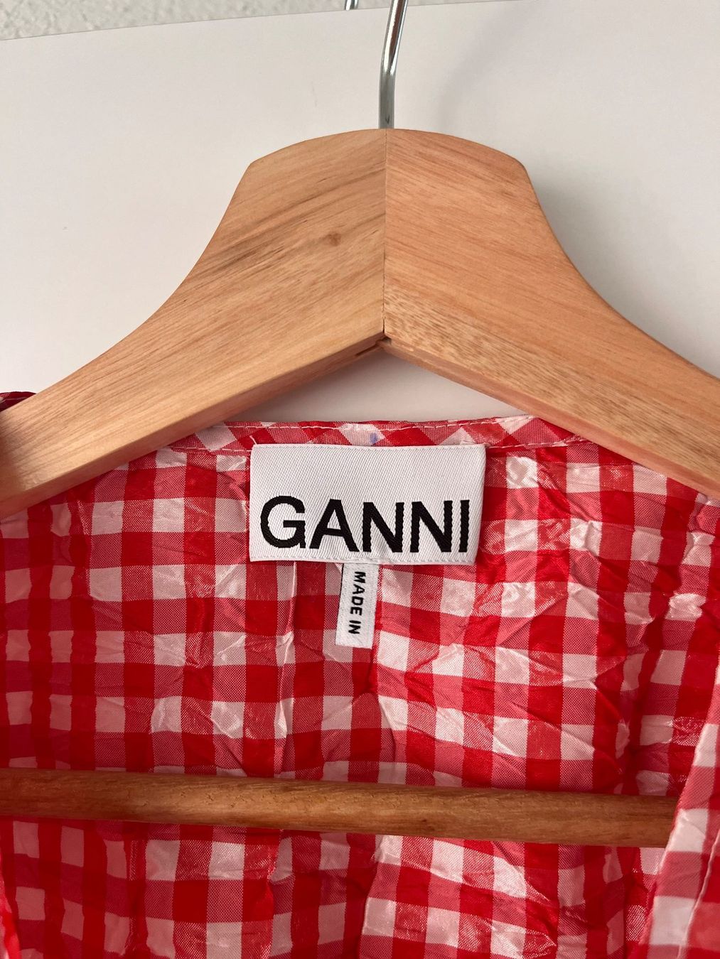 Ganni Camicette: GANNI Blusenshirt Red – Usato da Glattpark(Opfikon) venduto da pau_w672 2